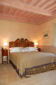 Toscanini Couette-café Le Piazze